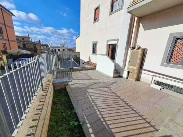 appartamento in vendita a Castel Gandolfo in zona Pavona