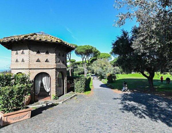 casa indipendente in vendita a Castel Gandolfo
