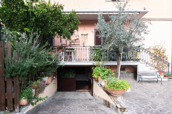 appartamento in vendita a Castel Gandolfo in zona Pavona