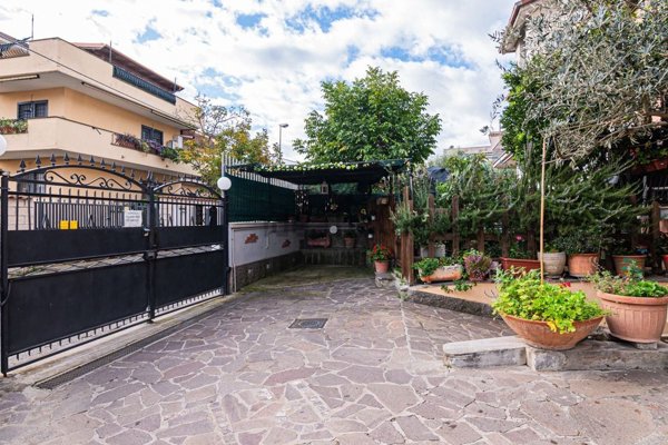 appartamento in vendita a Castel Gandolfo in zona Pavona