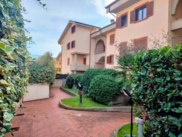 appartamento in vendita a Castel Gandolfo in zona Pavona