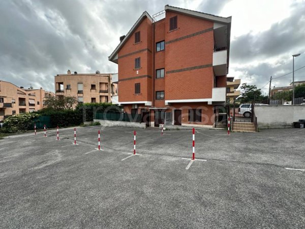 appartamento in vendita a Castel Gandolfo in zona Pavona