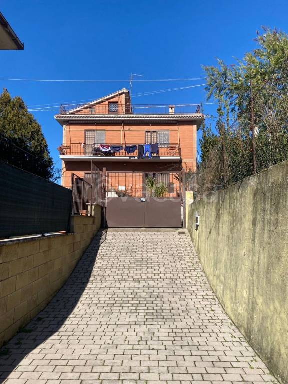 appartamento in vendita a Castel Gandolfo in zona Pavona