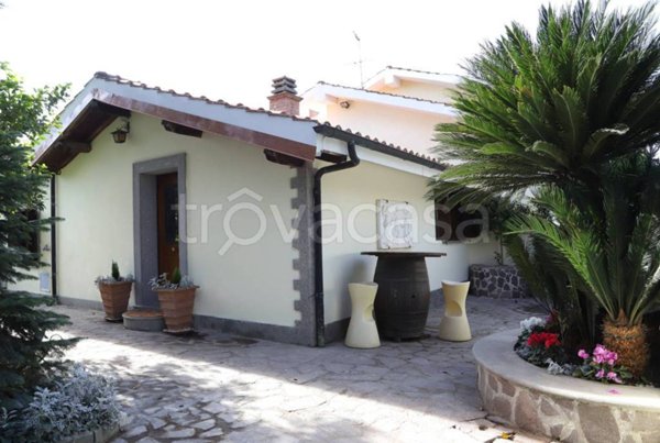 appartamento in vendita a Castel Gandolfo in zona Pavona