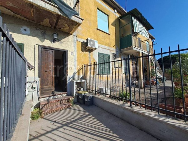 casa indipendente in vendita a Castel Gandolfo in zona Pavona