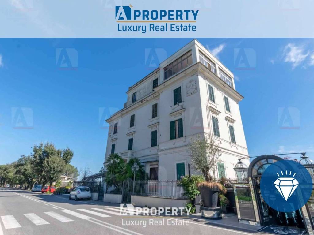 intera palazzina in vendita a Castel Gandolfo
