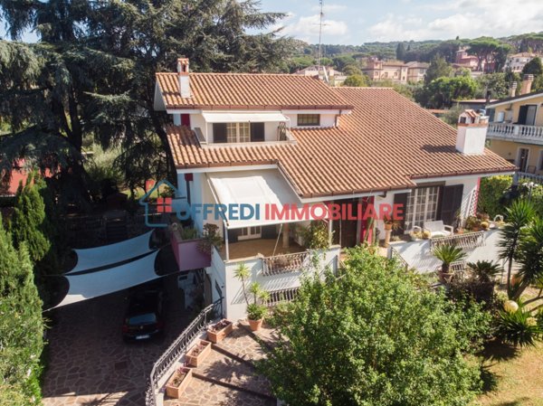 casa indipendente in vendita a Castel Gandolfo