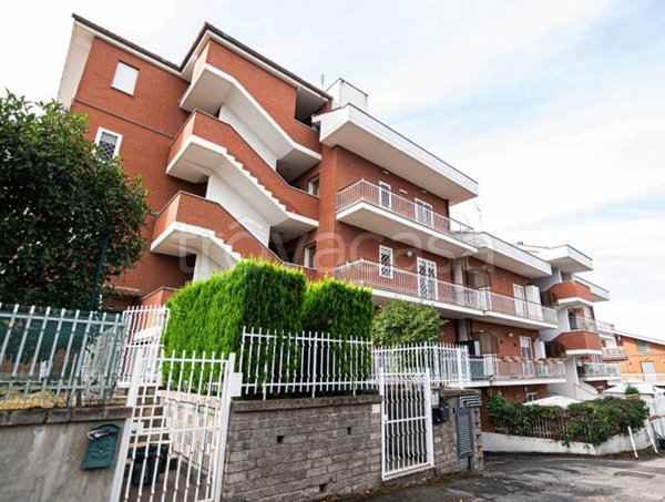 appartamento in vendita a Castel Gandolfo in zona Pavona