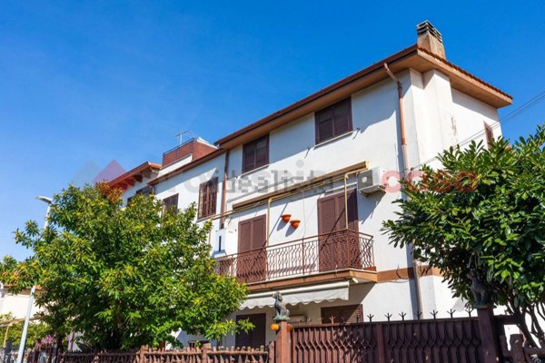 appartamento in vendita a Castel Gandolfo in zona Pavona
