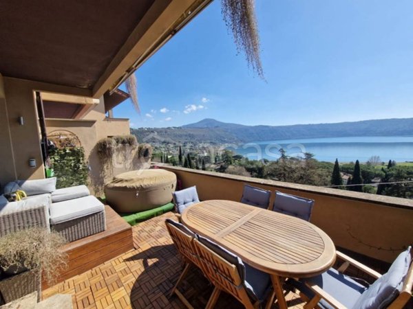 casa indipendente in vendita a Castel Gandolfo