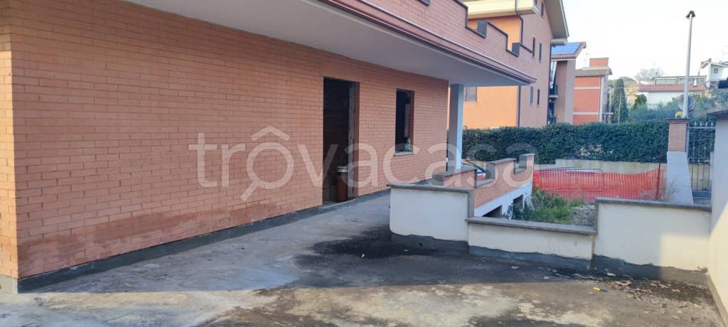 casa indipendente in vendita a Castel Gandolfo in zona Pavona