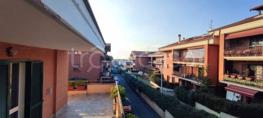 casa indipendente in vendita a Castel Gandolfo in zona Pavona