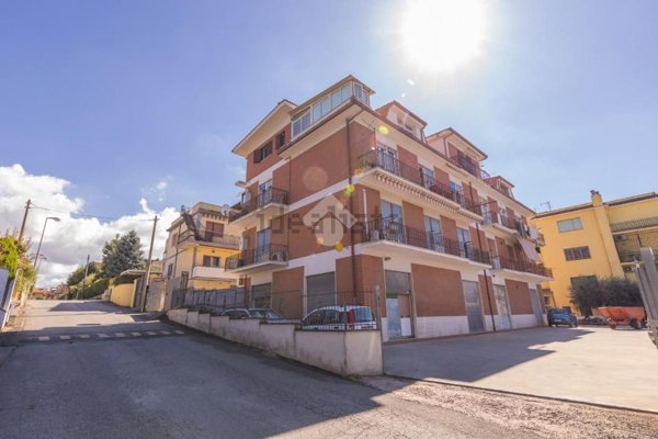 appartamento in vendita a Castel Gandolfo in zona Pavona