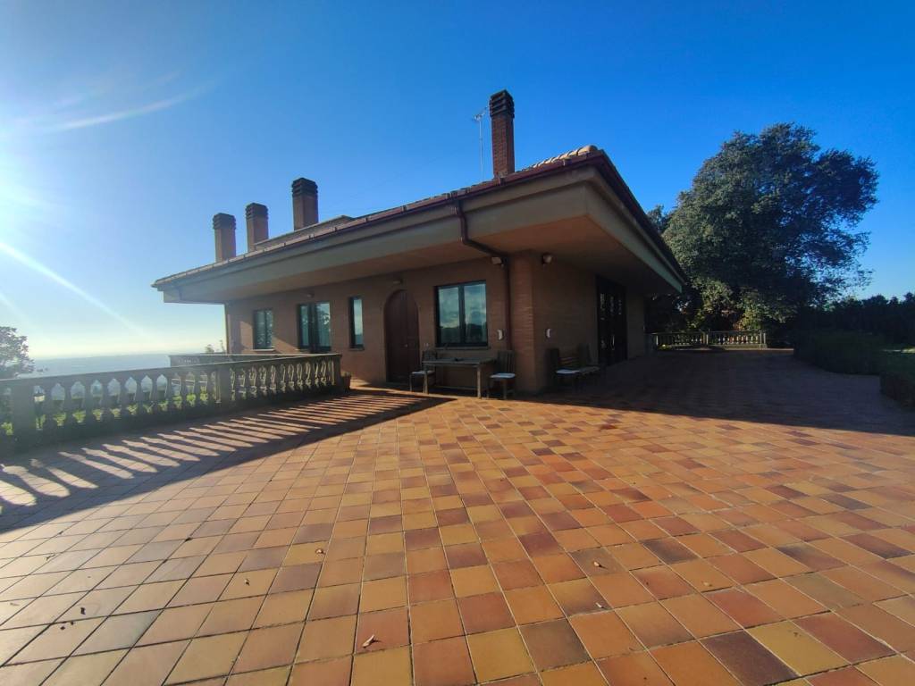 casa indipendente in vendita a Castel Gandolfo