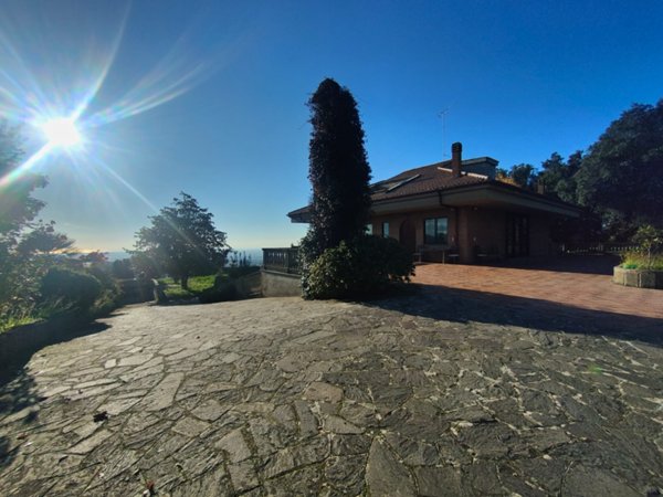 casa indipendente in vendita a Castel Gandolfo
