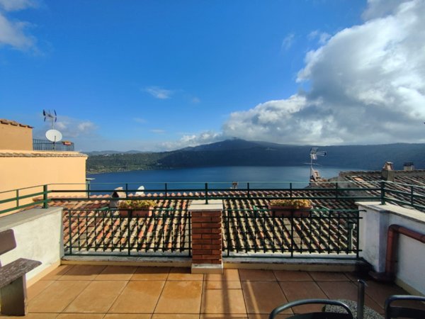 negozio in vendita a Castel Gandolfo