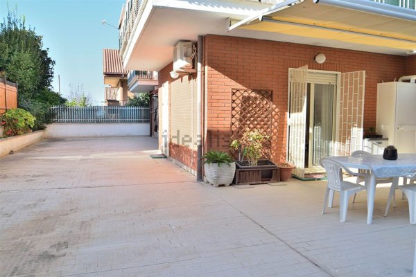 appartamento in vendita a Castel Gandolfo in zona Pavona