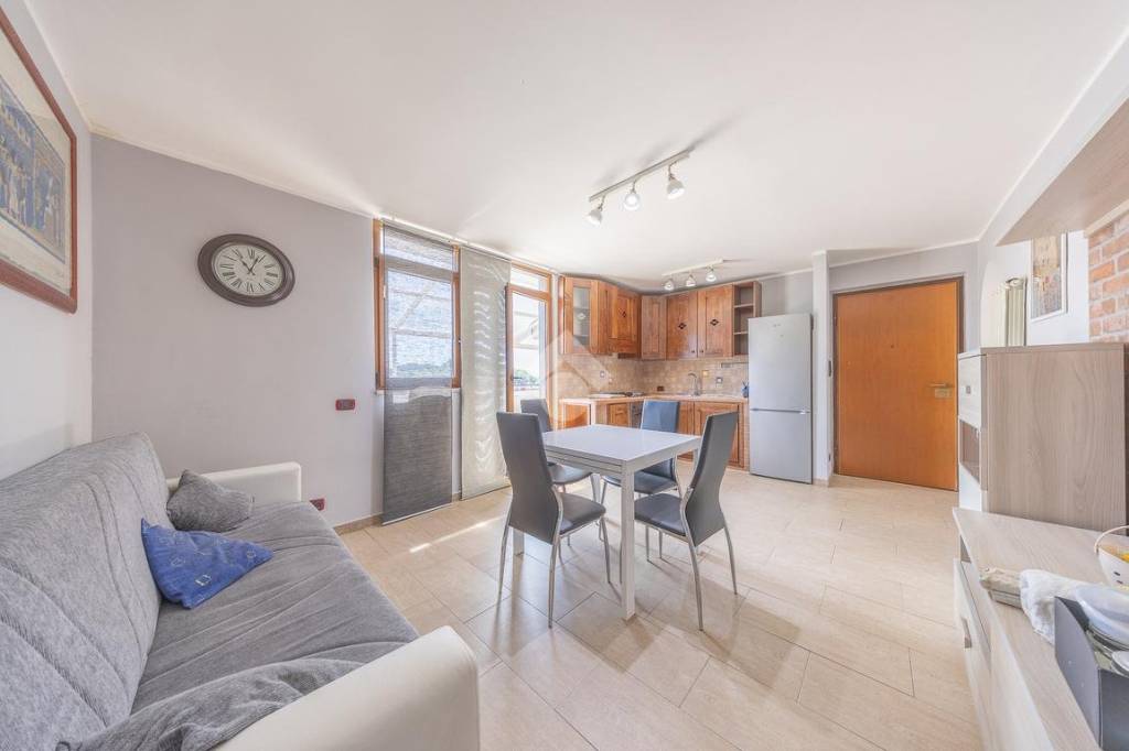 appartamento in vendita a Castel Gandolfo in zona Pavona