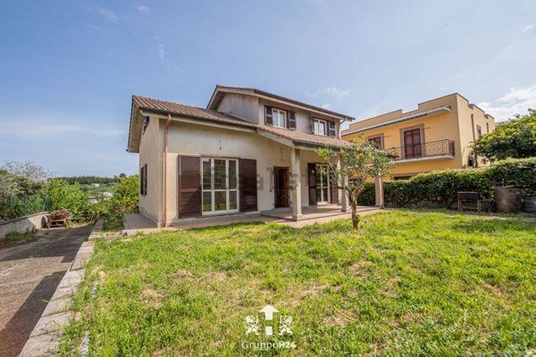 casa indipendente in vendita a Castel Gandolfo in zona Pavona