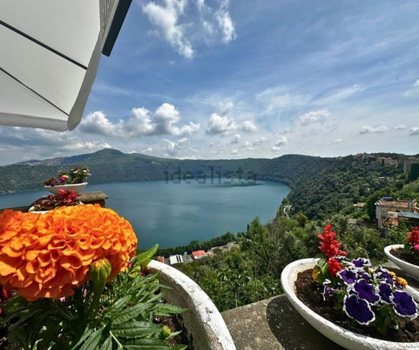 appartamento in vendita a Castel Gandolfo