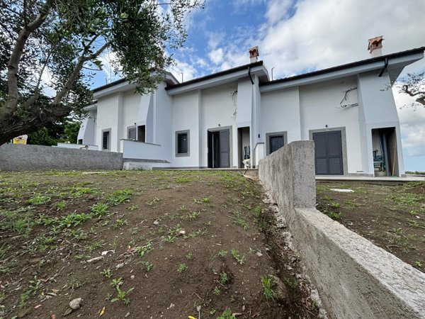 casa indipendente in vendita a Castel Gandolfo