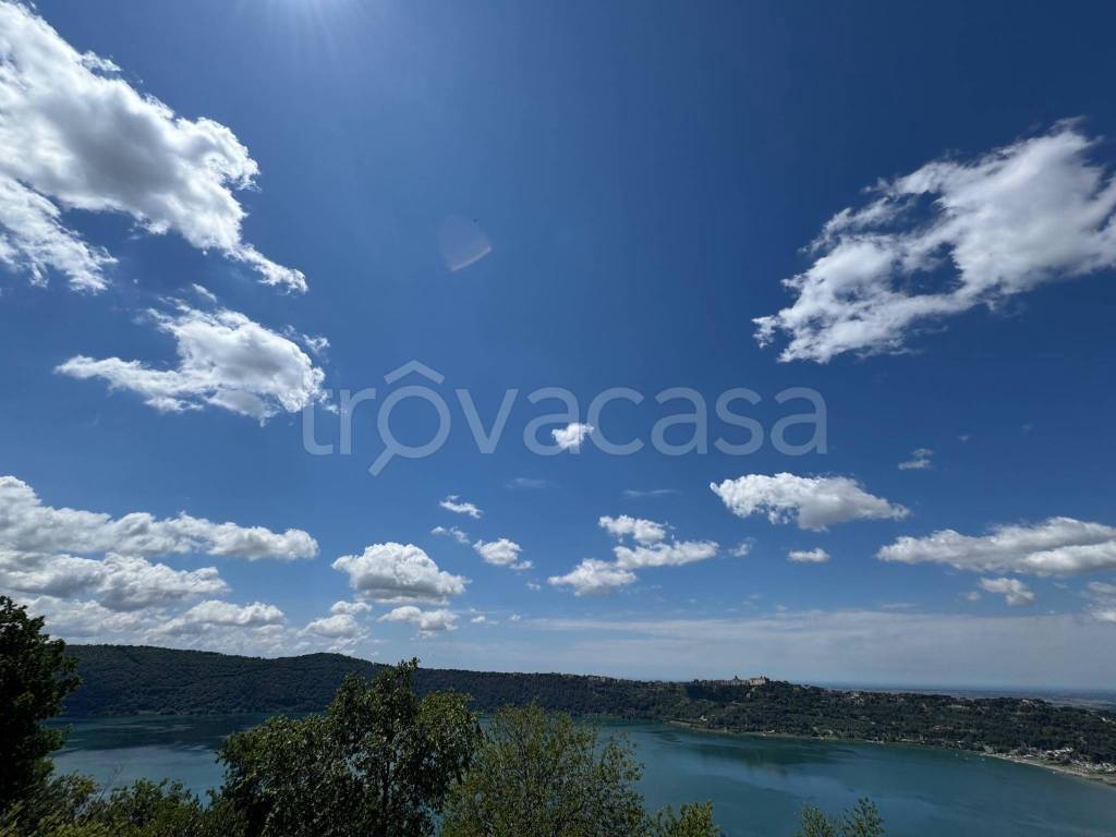 appartamento in vendita a Castel Gandolfo