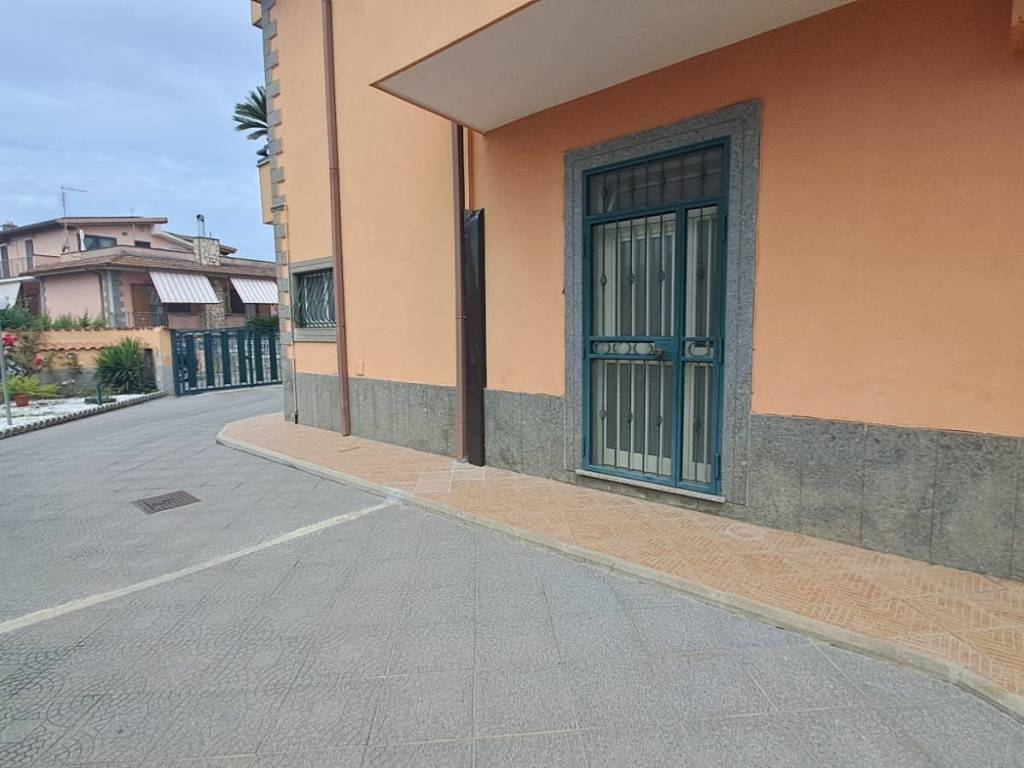 appartamento in vendita a Castel Gandolfo in zona Pavona