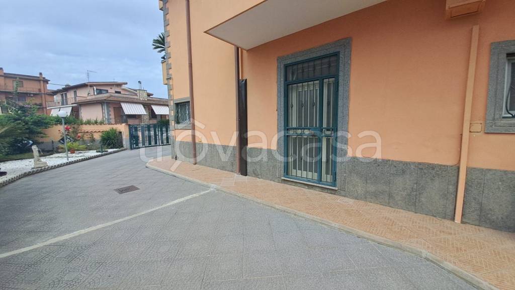 appartamento in vendita a Castel Gandolfo in zona Pavona