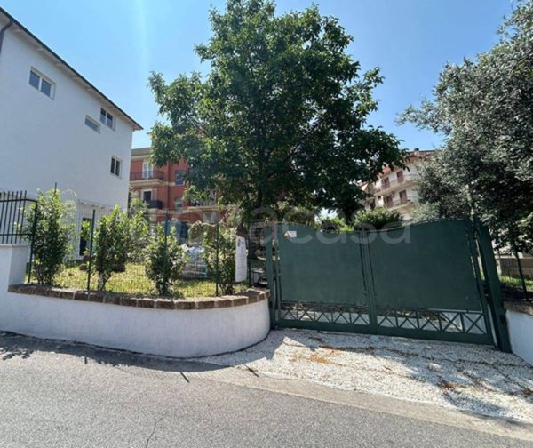 appartamento in vendita a Castel Gandolfo in zona Pavona