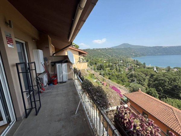 casa indipendente in vendita a Castel Gandolfo