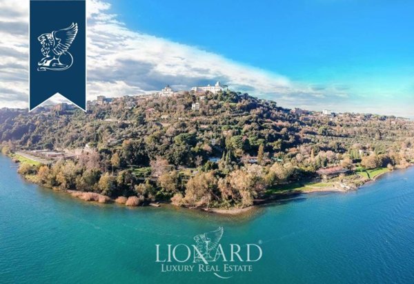 villa in vendita a Castel Gandolfo