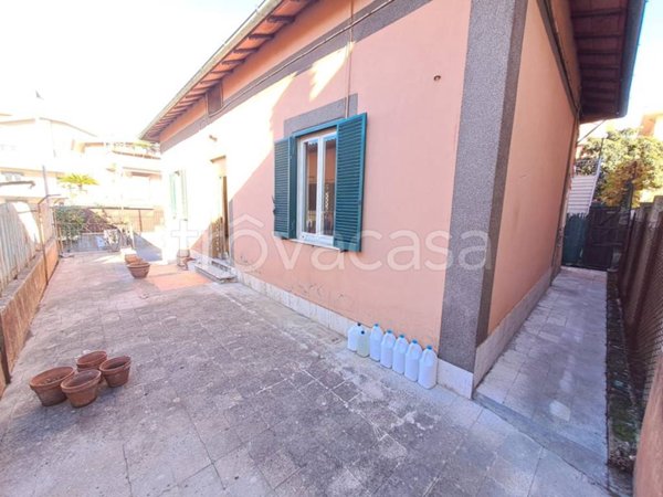 casa indipendente in vendita a Castel Gandolfo in zona Pavona