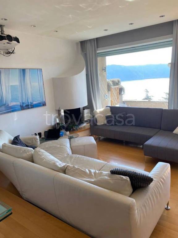casa indipendente in vendita a Castel Gandolfo