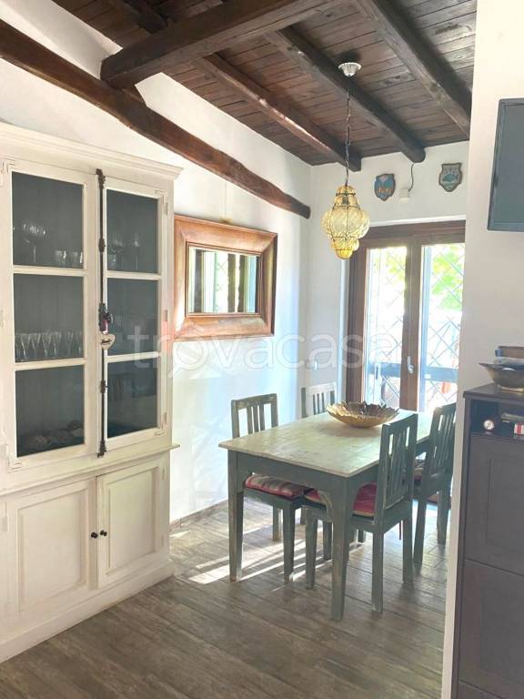 casa indipendente in vendita a Castel Gandolfo