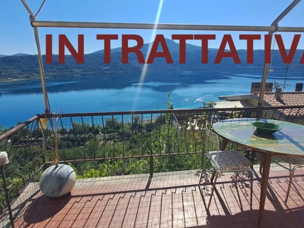 casa indipendente in vendita a Castel Gandolfo
