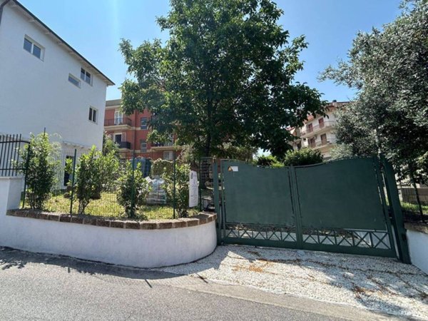 appartamento in vendita a Castel Gandolfo in zona Pavona
