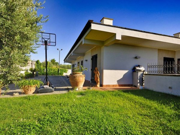 casa indipendente in vendita a Castel Gandolfo