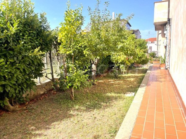 casa indipendente in vendita a Castel Gandolfo in zona Pavona