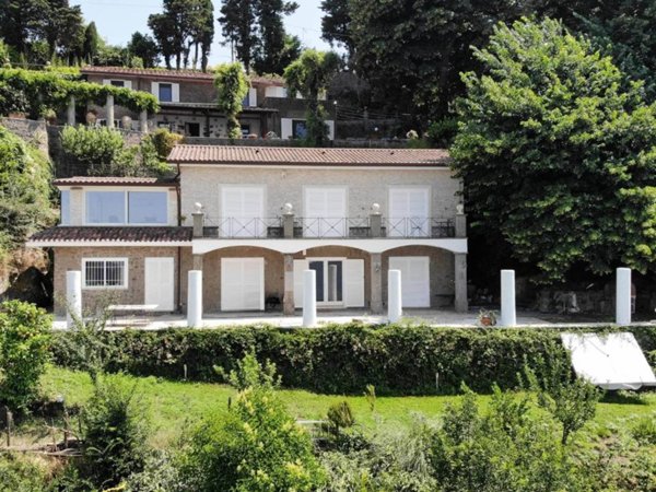 casa indipendente in vendita a Castel Gandolfo