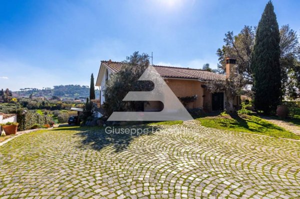 casa indipendente in vendita a Castel Gandolfo in zona Pavona