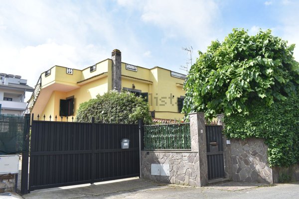 appartamento in vendita a Castel Gandolfo in zona Pavona