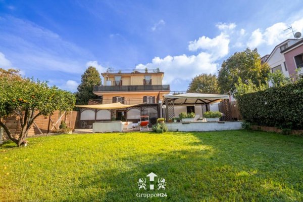 appartamento in vendita a Castel Gandolfo in zona Pavona