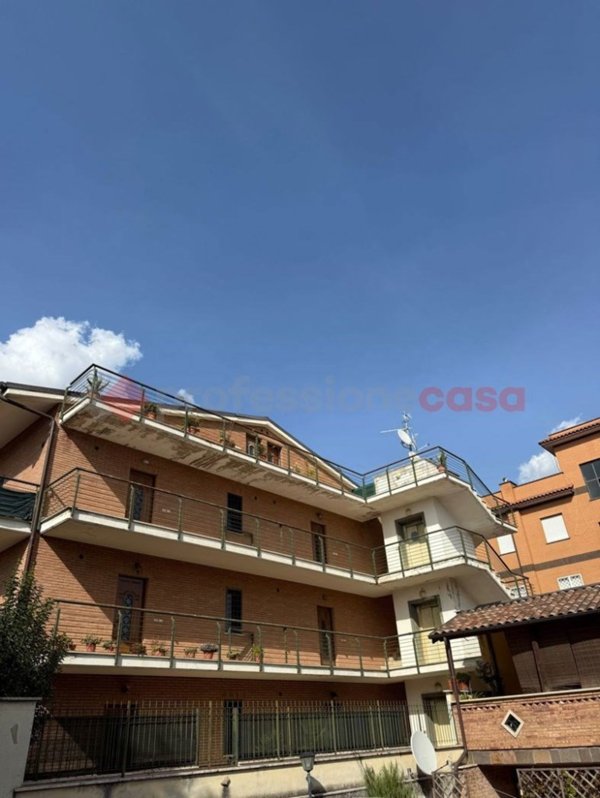 appartamento in vendita a Castel Gandolfo in zona Pavona