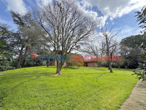 casa indipendente in vendita a Castel Gandolfo in zona Pavona