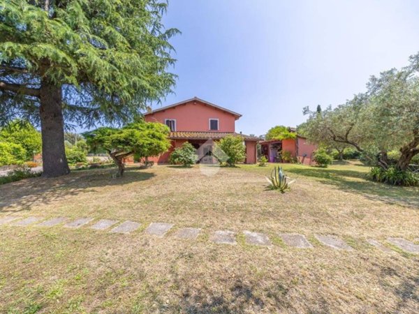 casa indipendente in vendita a Castel Gandolfo in zona Pavona