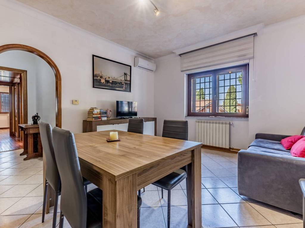 appartamento in vendita a Castel Gandolfo in zona Pavona