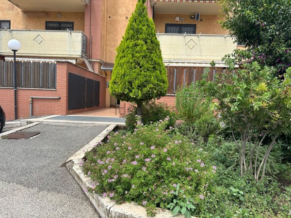 appartamento in vendita a Castel Gandolfo in zona Pavona