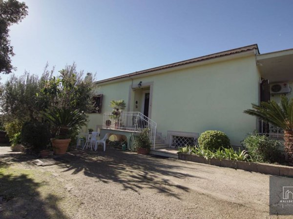 casa indipendente in vendita a Castel Gandolfo