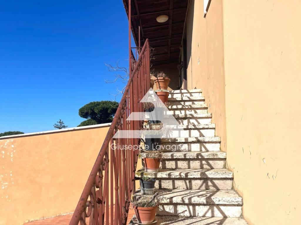 casa indipendente in vendita a Castel Gandolfo