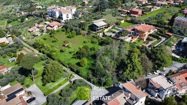 terreno edificabile in vendita a Castel Gandolfo